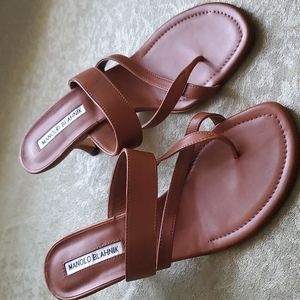 NWOB Manolo Blahnik brown 37 kitten heel sandal